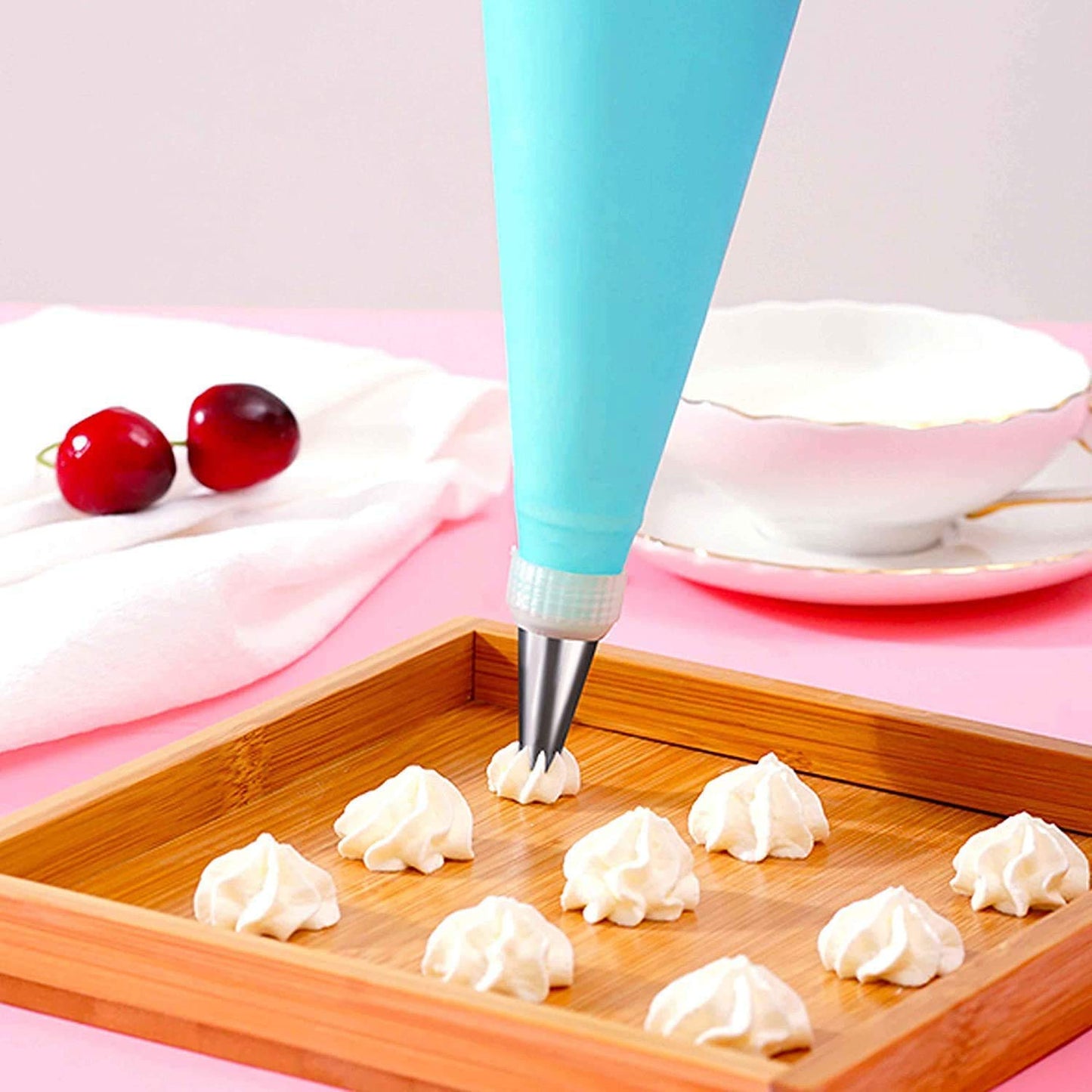 15-Piece Cake Decorating Kit – Icing Piping Bag + 12 Steel Nozzles