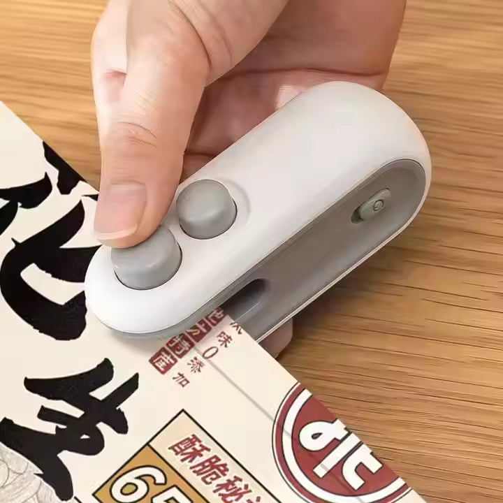 Plastic Bag Sealer – 2 in 1 Seal & Cut Tool